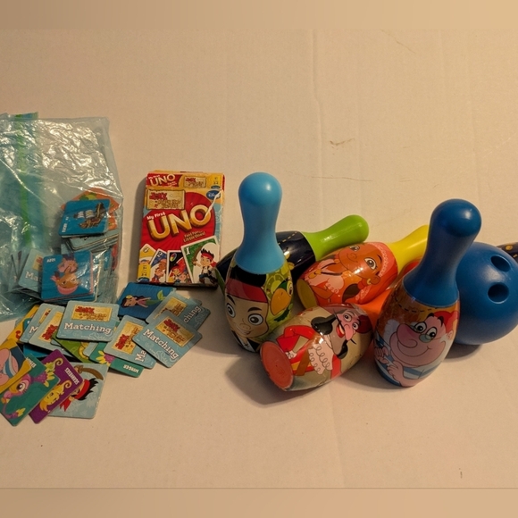 Jake And The Neverland Pirates Games. Lot of Uno Cards,matching game,and bowling - Picture 1 of 4